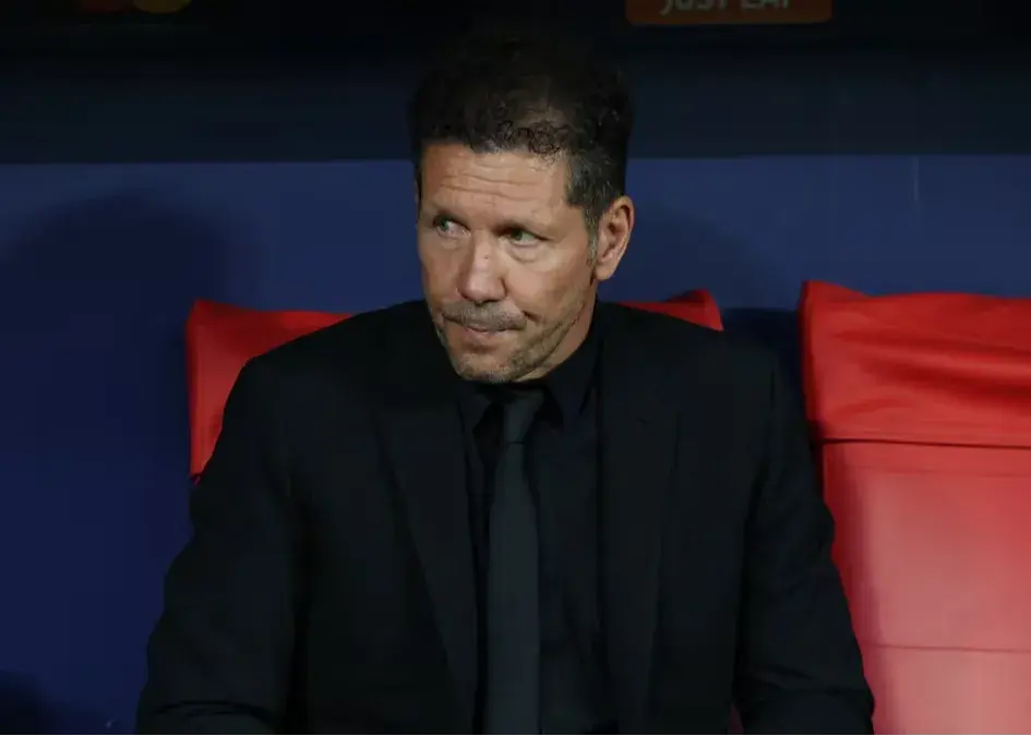 یک برخورد جزئی را پنالتی گرفت/ سیمئونه: داور یادش رفته بود کجا سوت می‌زند!