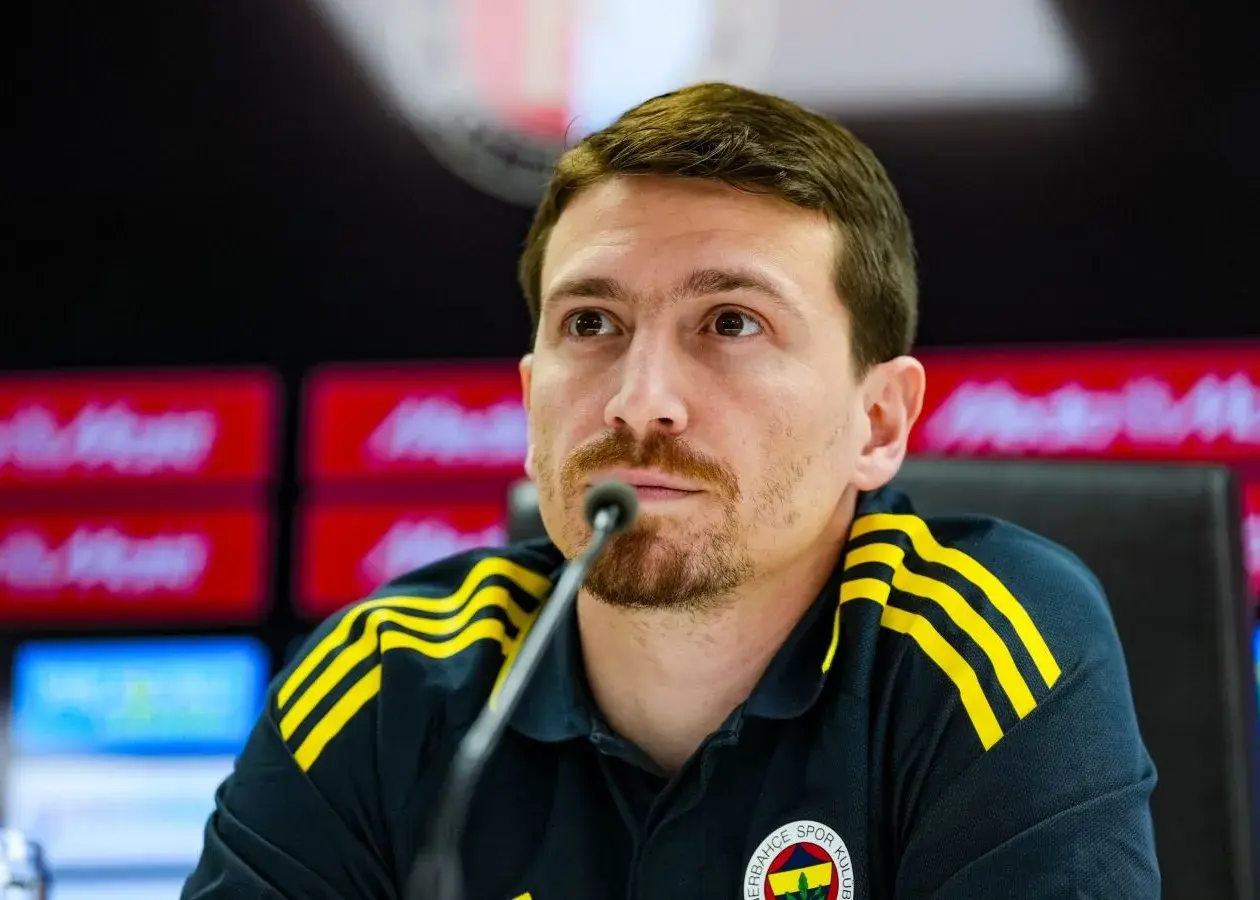 من را سپر بلا کرده‌اند/ کاپیتان فنر: قربانی شدم، از خدا بترسید!