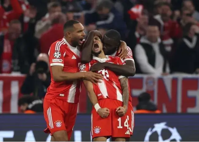 بایرن، چه جواهراتی! شاهکار دیاز و اولیسه