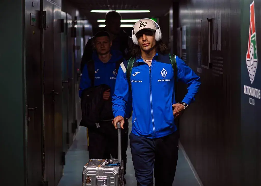 کاپیتان تیم المپیک روی آسمان سوژه شد(عکس)