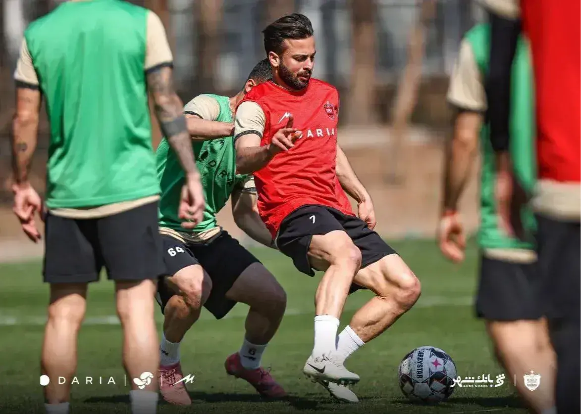 یک نشانه از سروش در تمرین پرسپولیس (عکس)