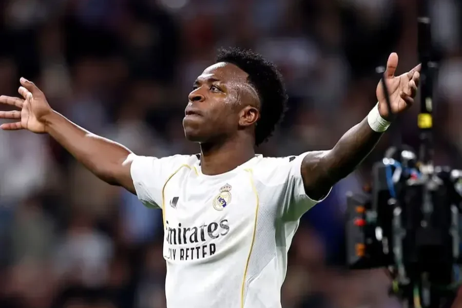 مایکل اوون:/ وینی بزرگ‌تر و بهتر از آن است که از رئال برود