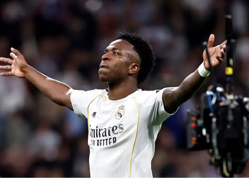 مایکل اوون:/ وینی بزرگ‌تر و بهتر از آن است که از رئال برود