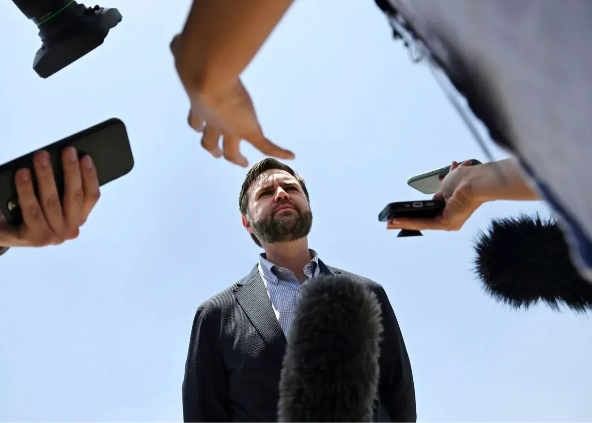 ابهام در مذاکرات: جی‌دی‌ونس هنوز در کاخ سفید است!