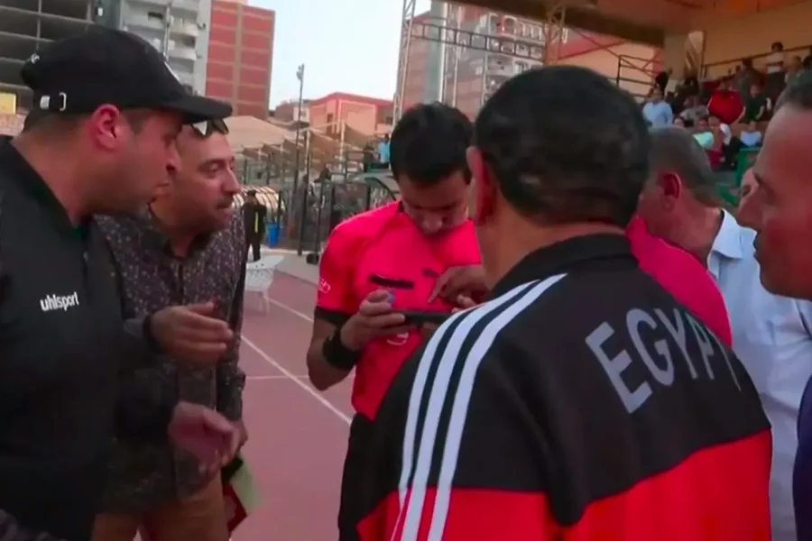 وی‌ای‌آر سنتی با تلفن همراه در لیگ مصر!