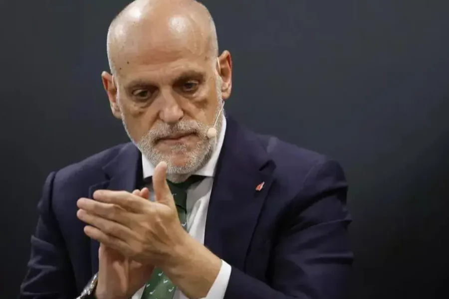 محرومیت ۱۲ جلسه‌ای فاجعه‌ است، اخراجش کنید!