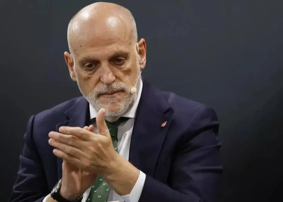 محرومیت ۱۲ جلسه‌ای فاجعه‌ است، اخراجش کنید!