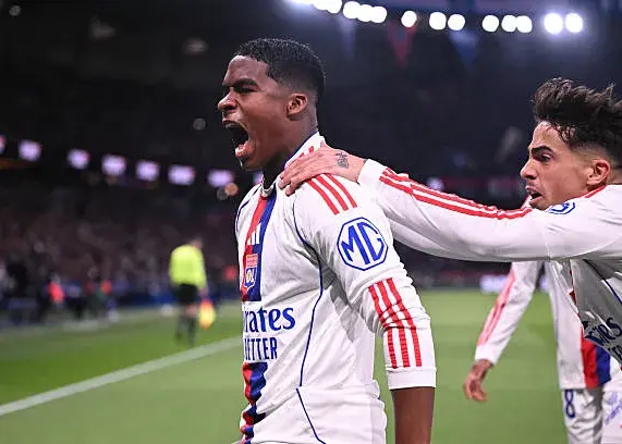 ادعای پدر مهاجم برزیلی:/ زمین بازی را در رئال از اندریک گرفتند