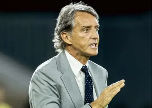 اولین جام با السد به دست آمد؛/ شاهکار مانچینی در قطر با پرچم ایتالیا (عکس)