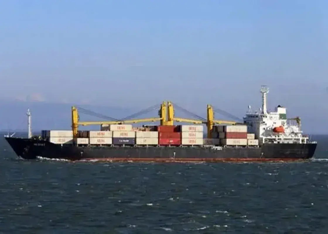 بلومبرگ: توقف کم‌سابقه تردد کشتی‌ها در تنگه هرمز