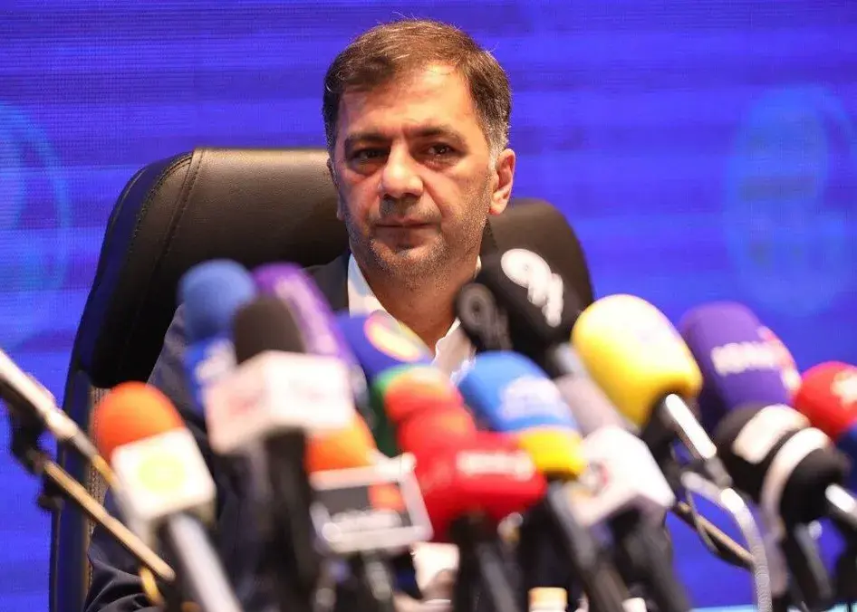 بی‌خبر بودم و مخالفم؛/ انتقاد تند حجت کریمی به تصمیم برگزاری لیگ