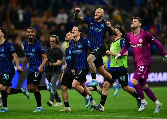 جشن در سن‌سیرو با درخشش تورام و بارلا/ اینتر 3-0 کالیاری | فرار بزرگ به سمت اسکودتو