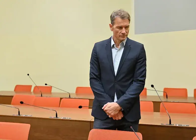 حواشی گلر محبوب آرسنال تمامی ندارد/ لجبازی 4 میلیون تومانی ینس لمان با سیستم قضایی آلمان!