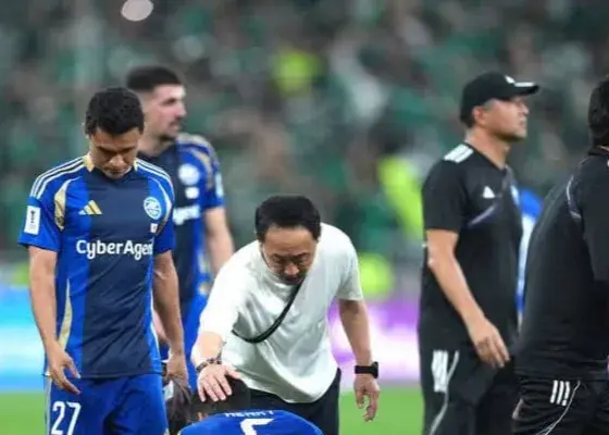 سرمربی نایب قهرمان آسیا به گریه افتاد