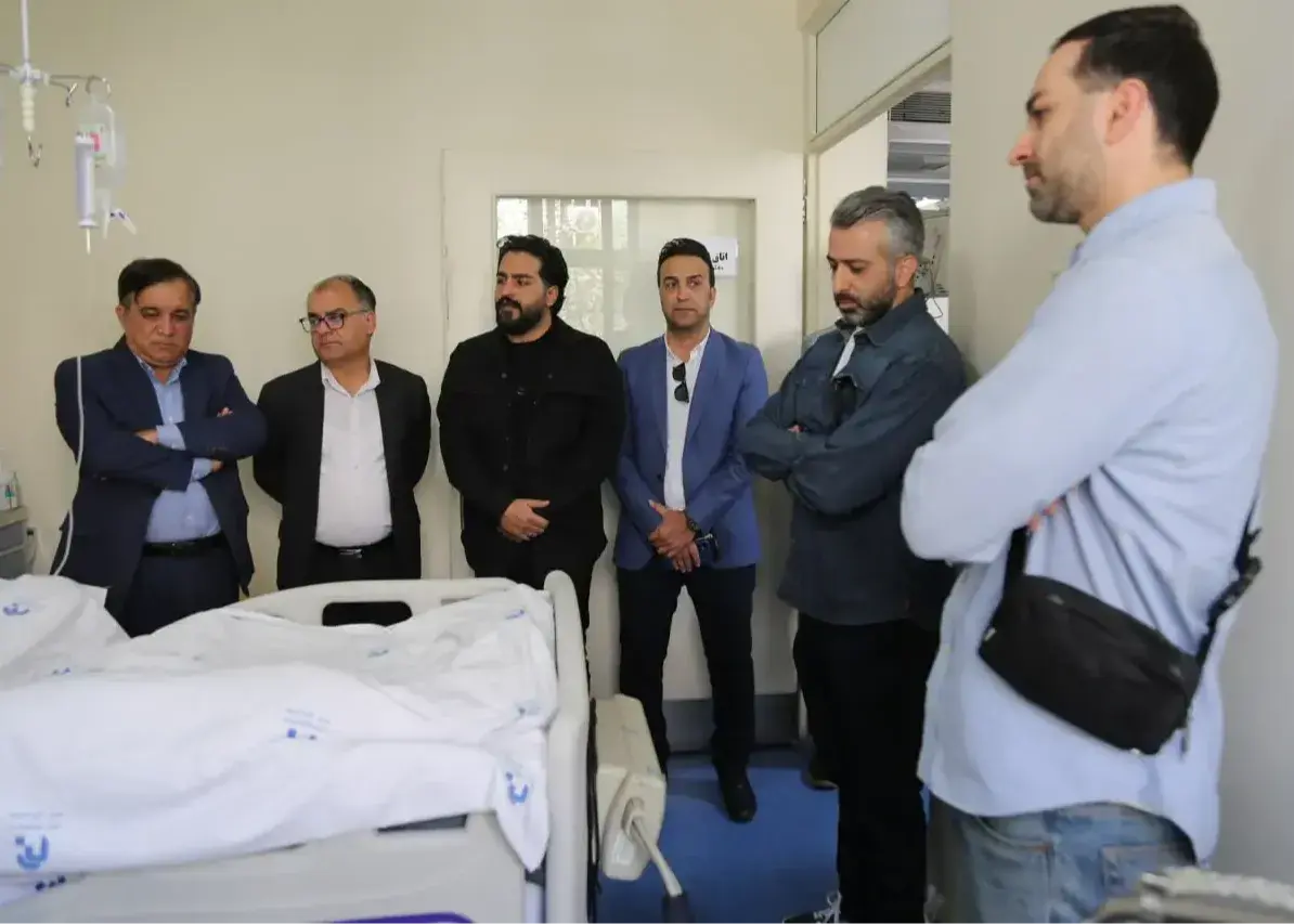 عیادت تاجرنیا و استقلالی‌ها از پیشکسوت باشگاه (عکس)