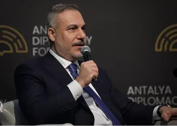 فیدان: ایران و آمریکا تنگه هرمز را باز کنند