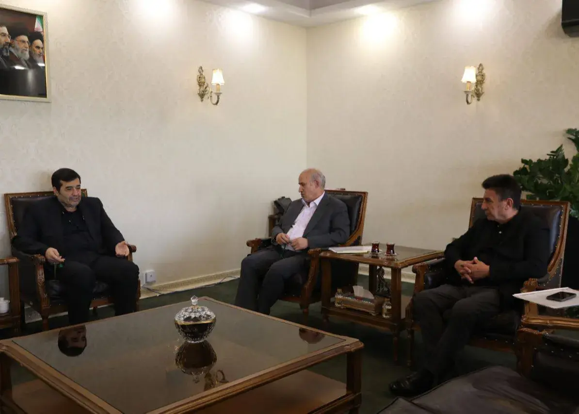 قلعه‌نویی و تاج در دفتر وزیر (عکس)