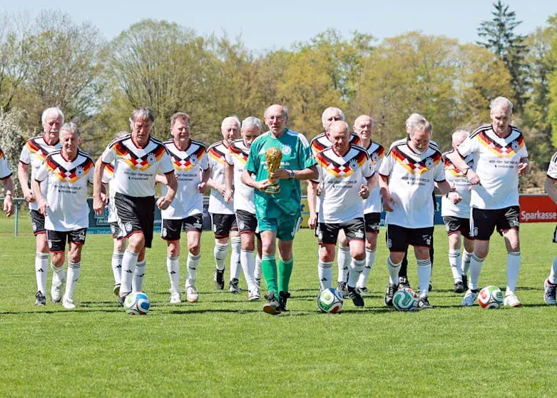 متفاوت‌ترین گزارش سال؛/ تیمی که ممکن است بازیکنانش سال بعد زنده نباشند!