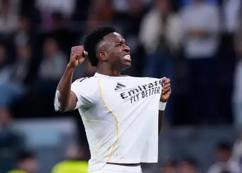 میراندا:/ وینیسیوس اصلا در حد رونالدو و مسی نیست