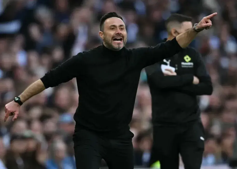 نشان دادن ویدیوهای قدیمی یوتیوب به بازیکنان/ اقدام جالب دی‌زربی برای نجات تاتنهام از سقوط