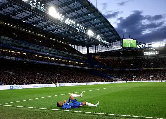 همسترینگ لعنتی آرزوها را سوزاند/ شوکه کننده: استوائو جام جهانی را از دست داد!