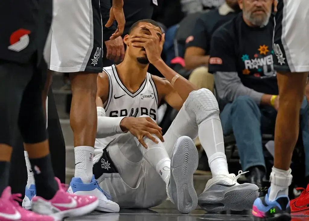 ومبانیاما با صورت روی پارکت سقوط کرد:/ شوک به NBA: شانس اول MVP و احتمال ضربه مغزی!