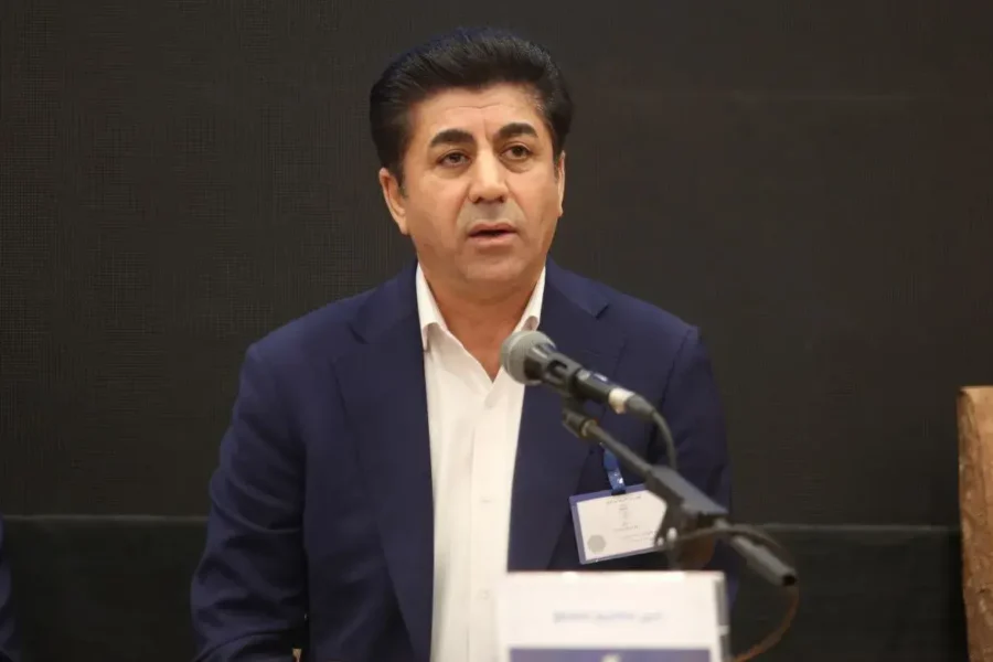 علوی: همه نامه‌ها به شیخ سلمان در جلسه ارائه شد/ ممبینی با دفترچه‌ای از مدارک در هیئت رئیسه
