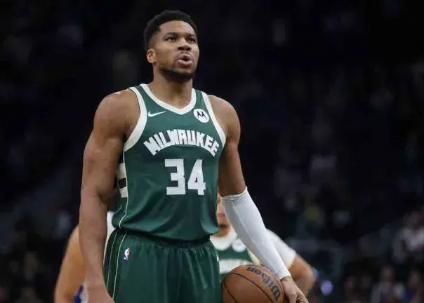 تعیین تکلیف یانیس قبل از درفت؛ / غول یونانی بزرگترین جابجایی احتمالی NBA!