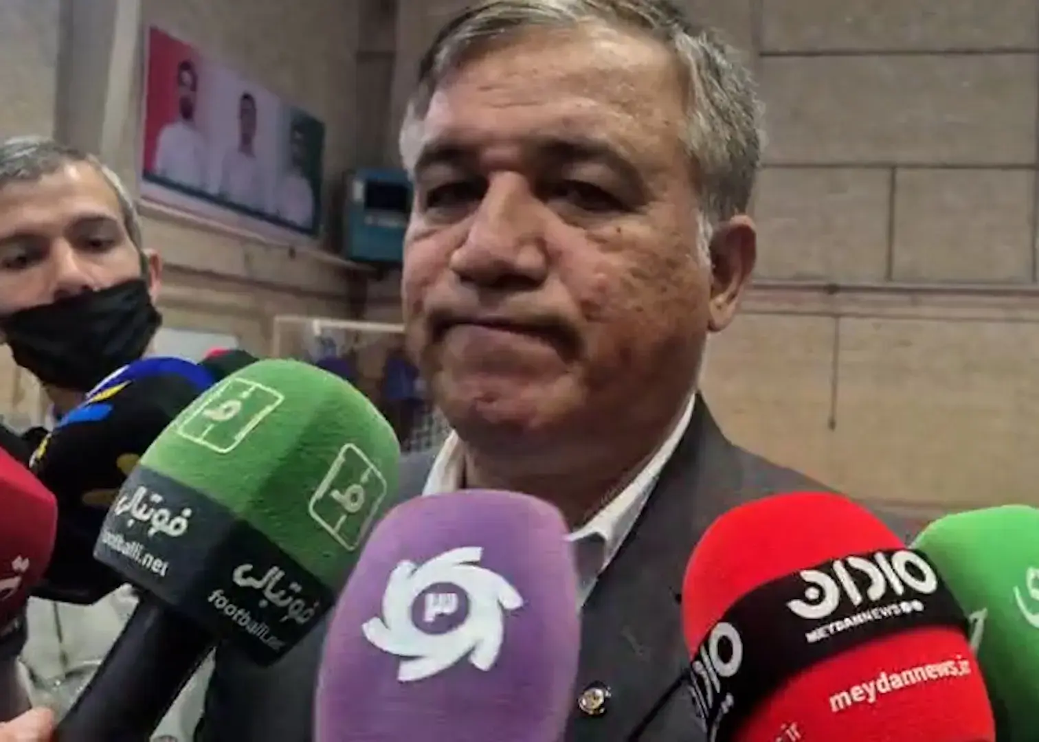 بررسی موانع قانونی سرپرستی تاجرنیا در استقلال