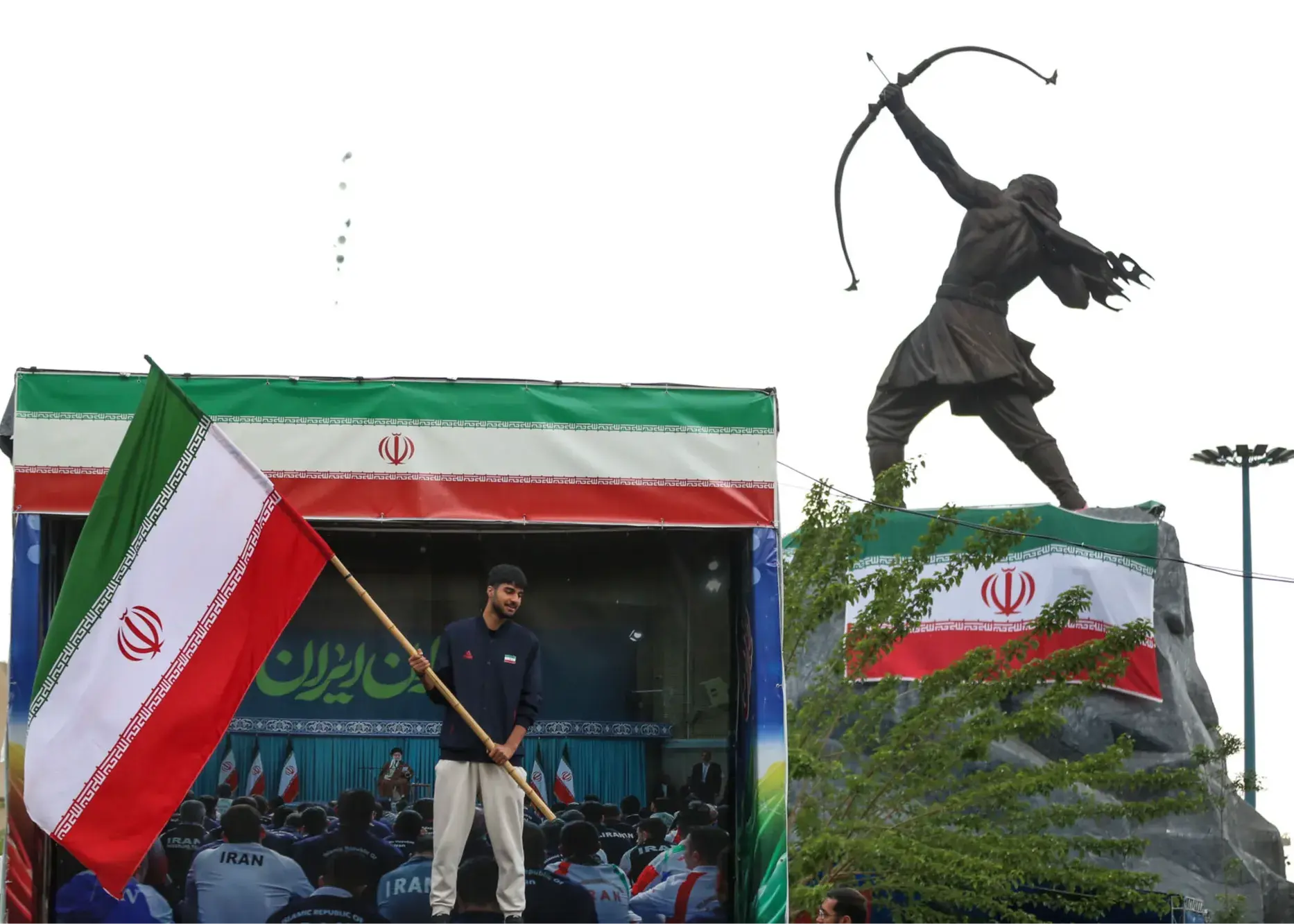 حضور دختران و پسران ملی‌پوش در یک قاب ویژه:/ میدان ونک میزبان بسکتبالیست‌های پرچمدار ایران (عکس)