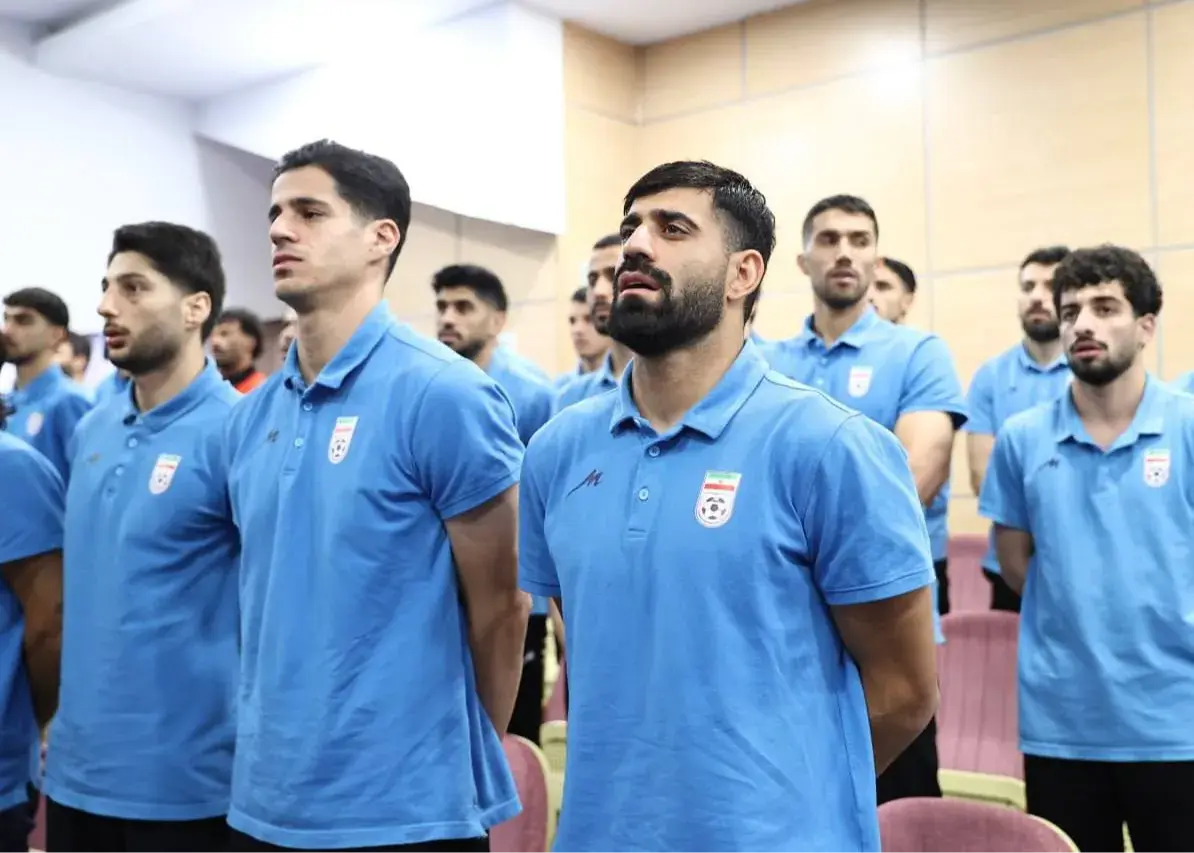 دیدار صمیمانه ملی‌پوشان و رئیس جمهور (عکس)