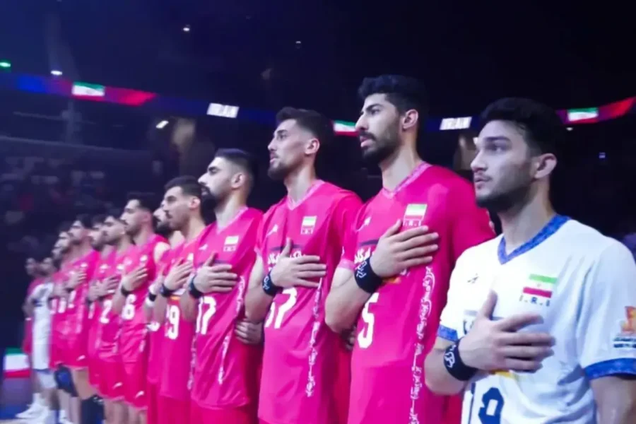 ستاره های والیبال ایران با مچ بند مشکی مقابل آمریکا