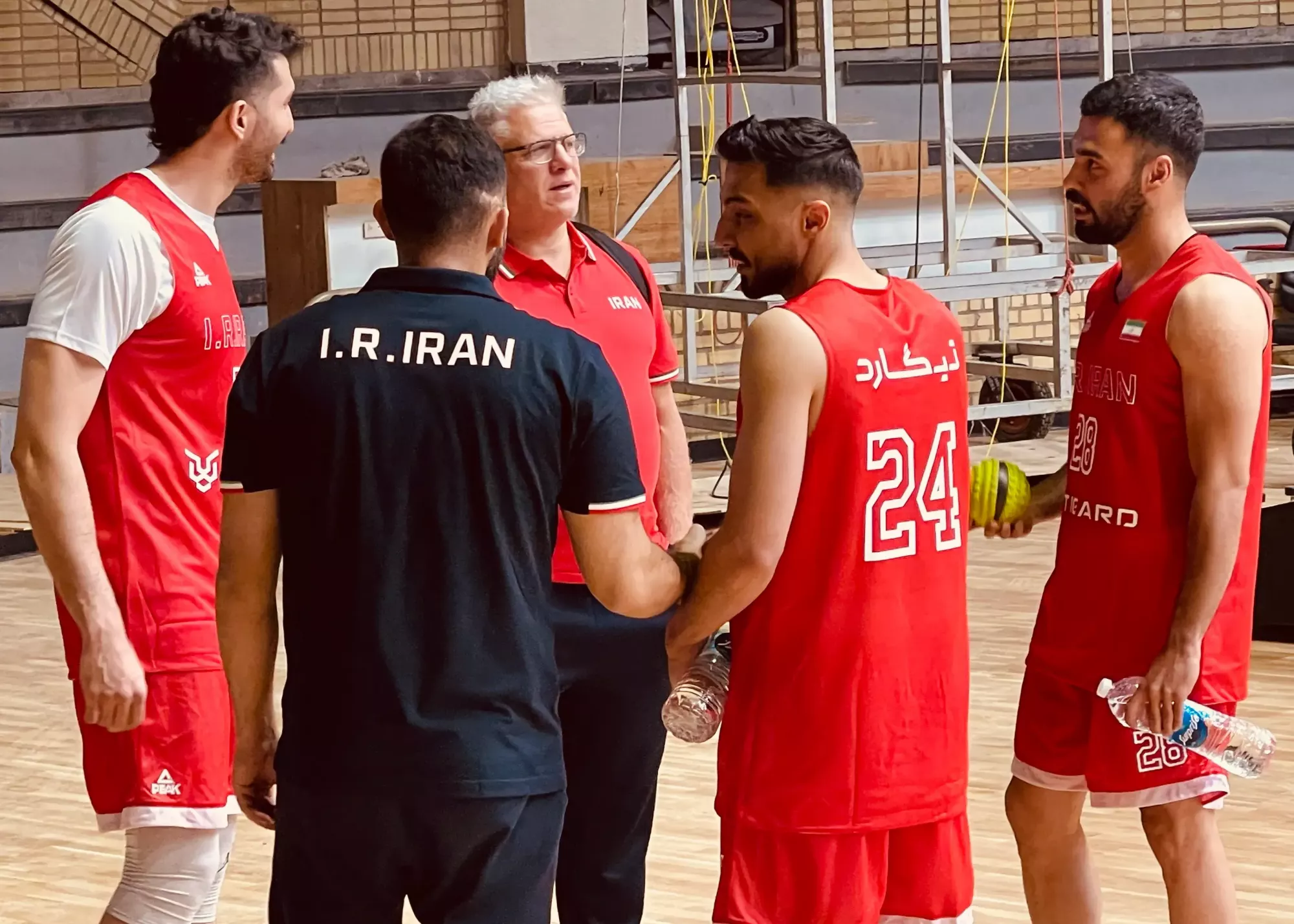 جلسه سرپایی مانولوپولوس با آرمان و ارسلان: / تمرینات تیم ملی بسکتبال با حضور تمام ستاره‌ها