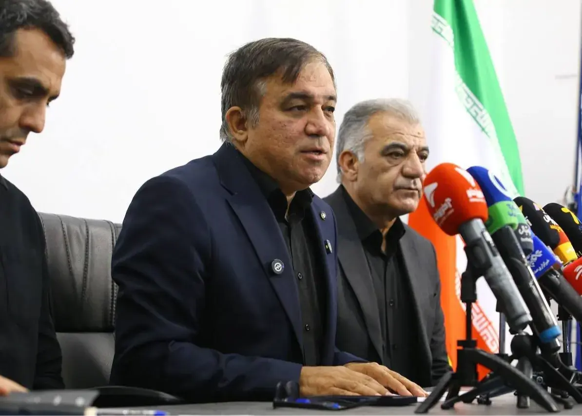فدراسیون برای اتمام مسابقات پخته عمل نکرد/ تاجرنیا: برای قهرمانی استقلال ۱۷۰ صفحه سند داریم