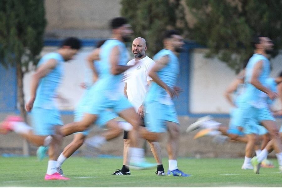 هفت جوان در صف ورود به ترکیب استقلال
