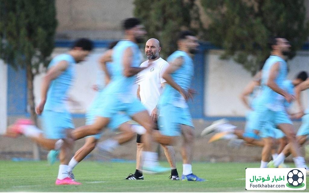 هفت جوان در صف ورود به ترکیب استقلال