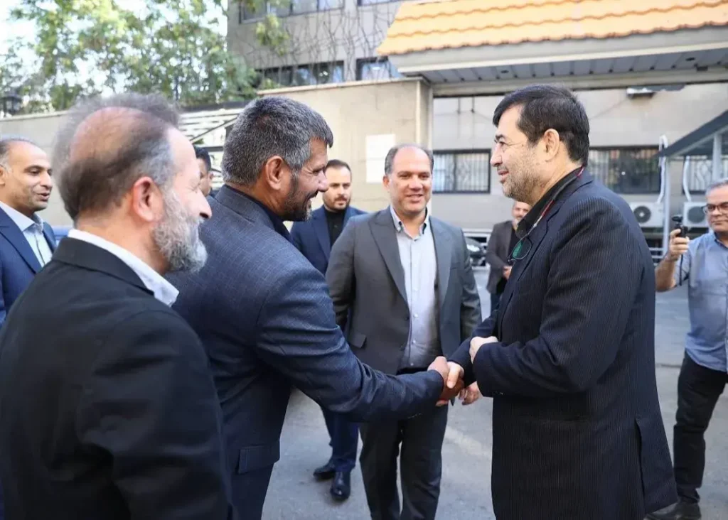 تیم ملی فوتبال قطع عضو اعزام می شود/ روز شلوغ وزیر: بازدید از ساختمان سه فدراسیون