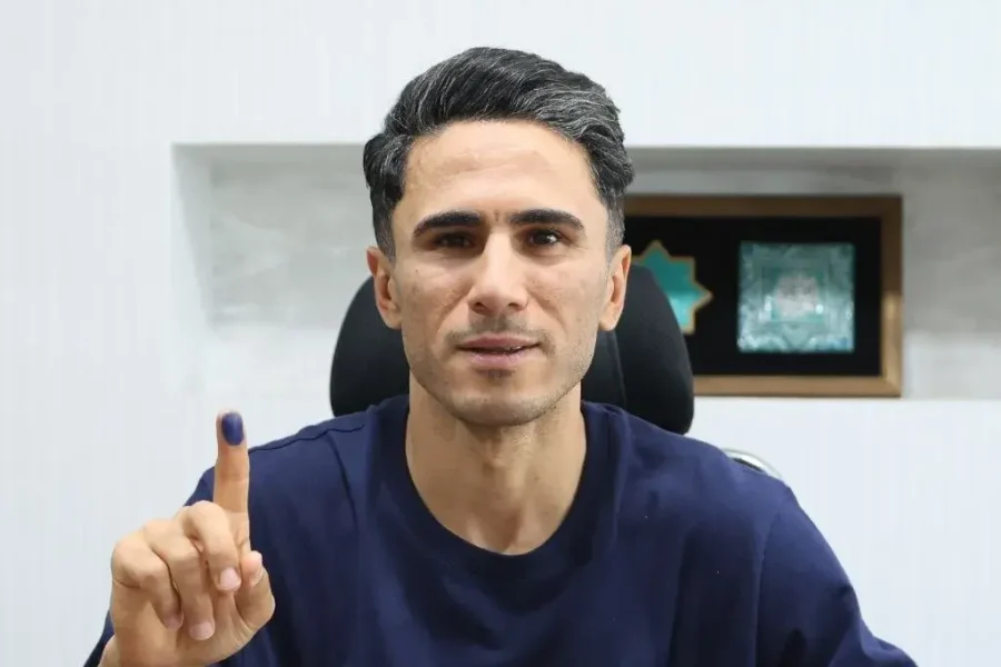 رسمی: کاپیتان ذوب‌آهن اولین تمدیدی فصل جدید