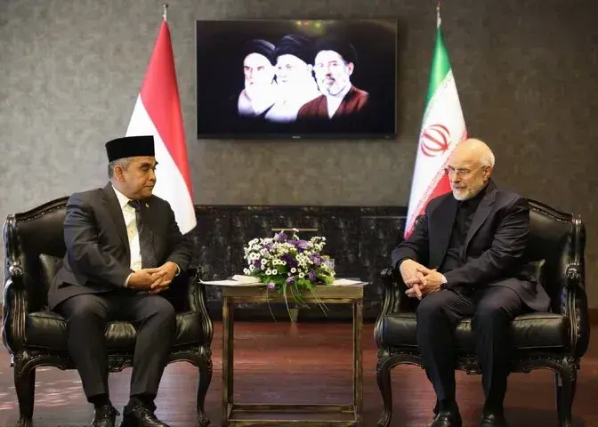قالیباف: / کسی می‌تواند با آمریکا مذاکره کند که آماده جنگ باشد