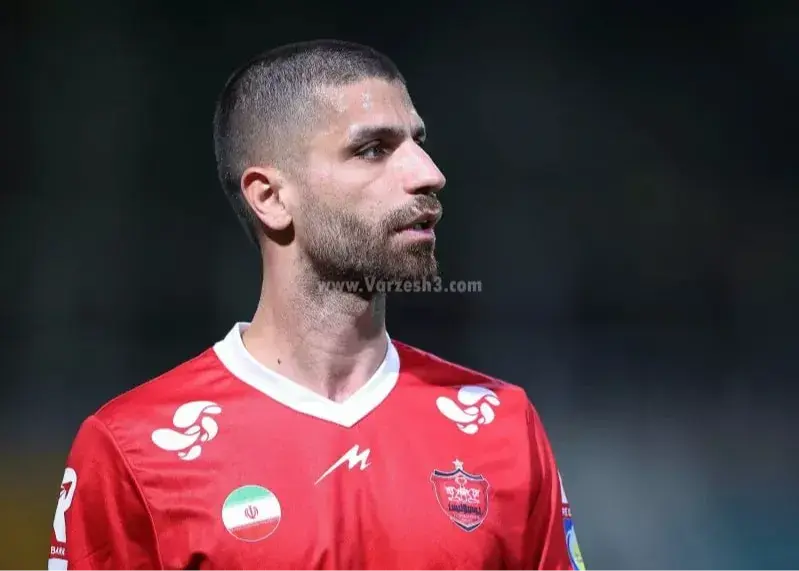 وداع با هافبک شماره 10؛/ جدایی یک ستاره دیگر از پرسپولیس قطعی شد!