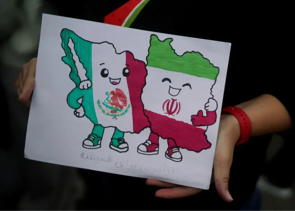 کلاه، پیراهن مکزیک و وداعی که از فوتبال فراتر رفت/ مکزیکی‌ها ۶ صبح برای ایران به خط شدند!