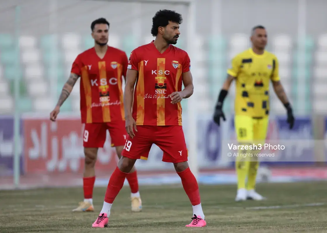 با طعنه به پرسپولیس؛/ ادعای عجیب در مورد رقم توافق با رامین رضاییان!
