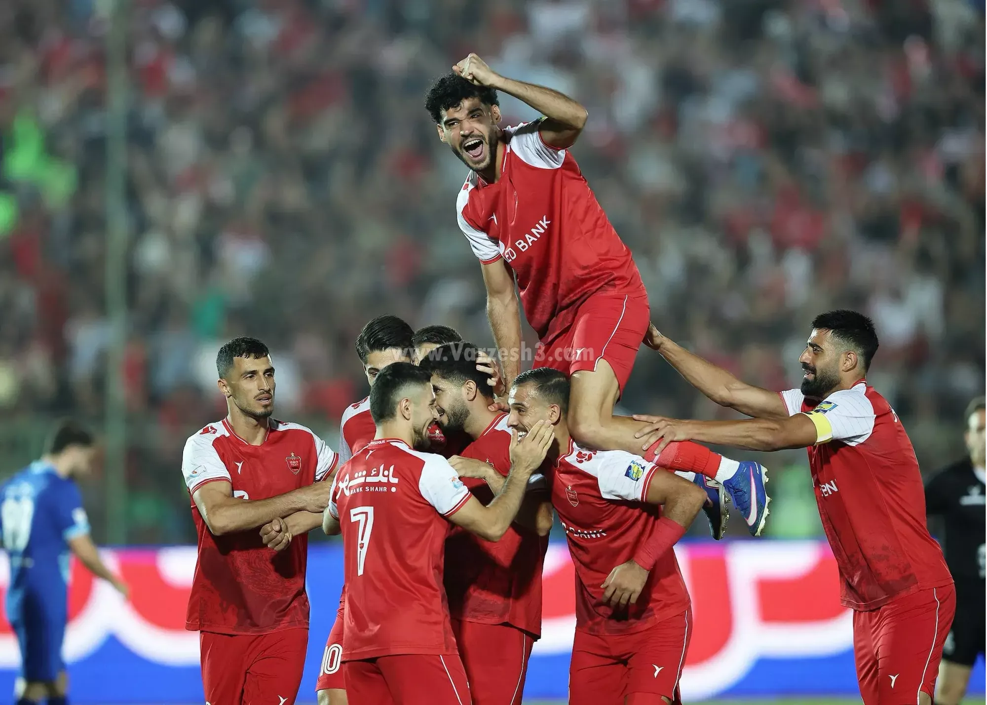جشن بزرگ، همه مهاجمان گل زدند؛/ پرسپولیس 4 – اس خوزستان 1: سلام به صدرنشینی!