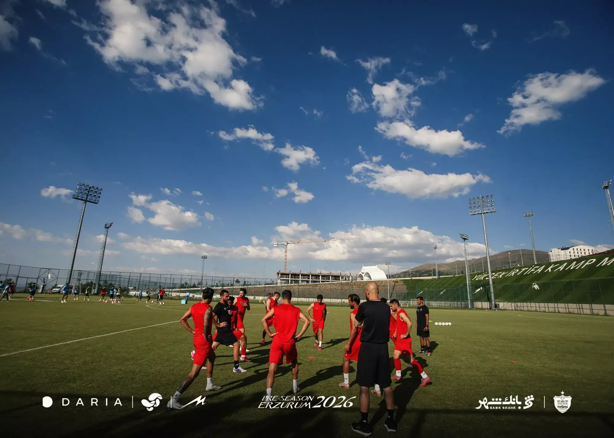 از ایران و شاید از خارج ایران/ دو خرید آزاد در راه پیوستن به پرسپولیس!