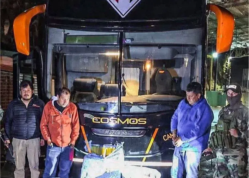 شوک به فوتبال آمریکای جنوبی در بولیوی/ کشف 80 کیلو مواد مخدر در اتوبوس سائوپائولو!
