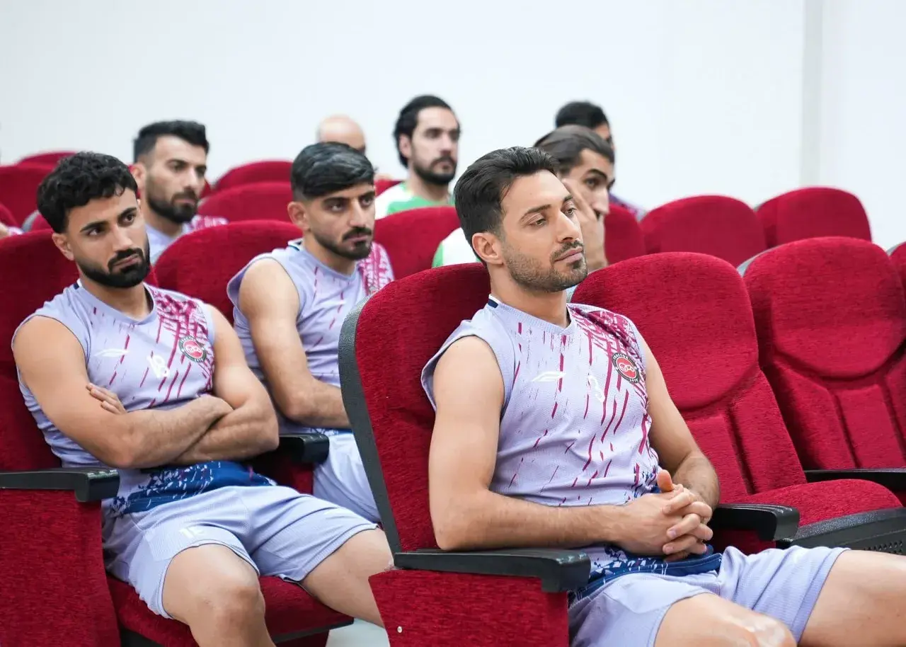 نکونام با تیمش رو در رو شد (عکس)