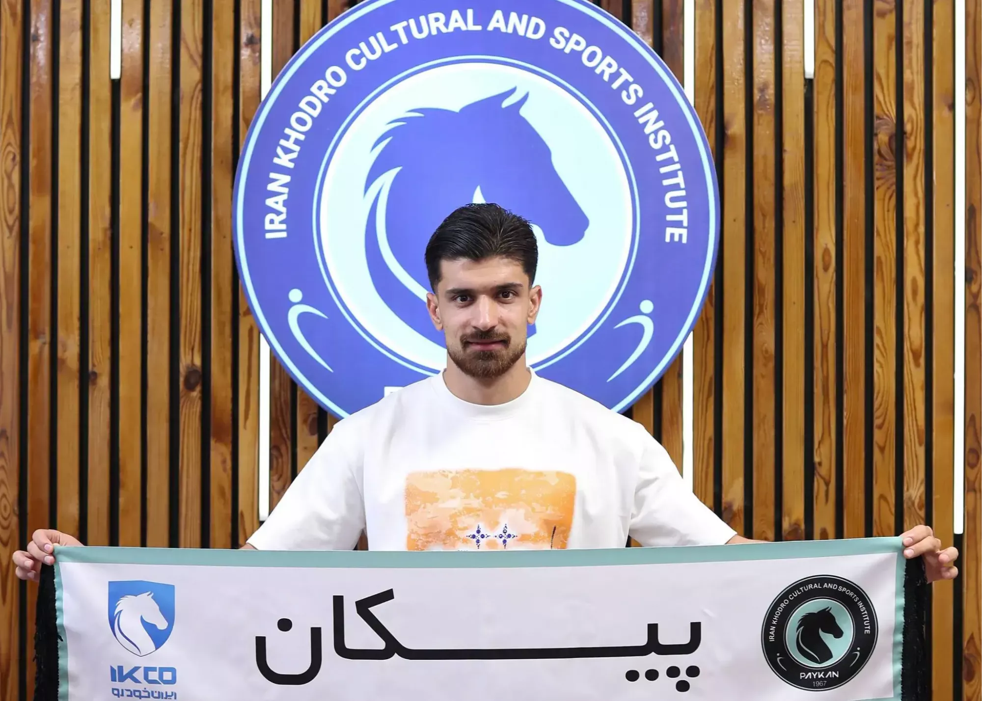 وینگر سابق پرسپولیس به پیکان پیوست