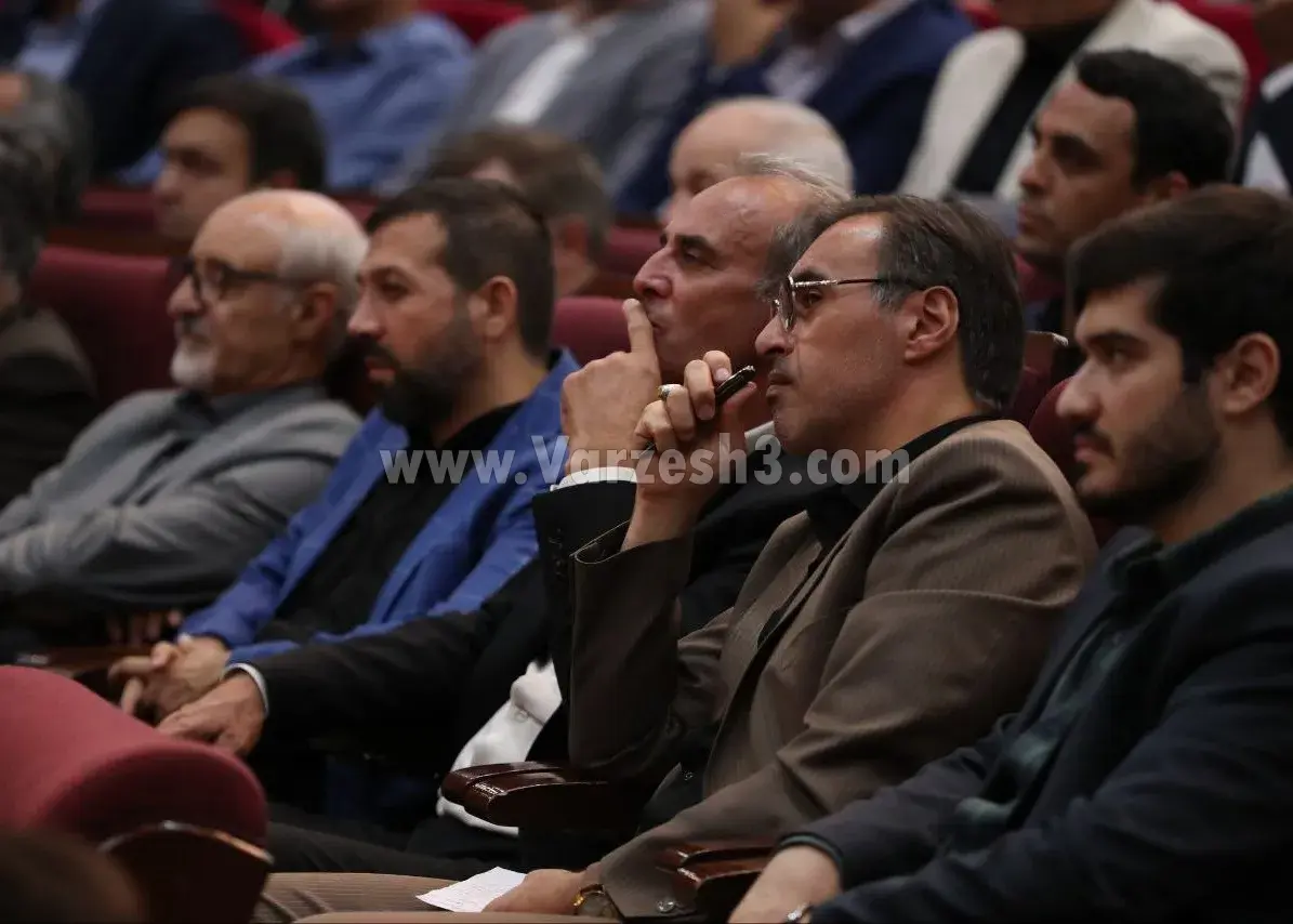 چند خرید دیگر در راه قزوین/ شمس‌آذر خیال همه را از نیمکت راحت کرد
